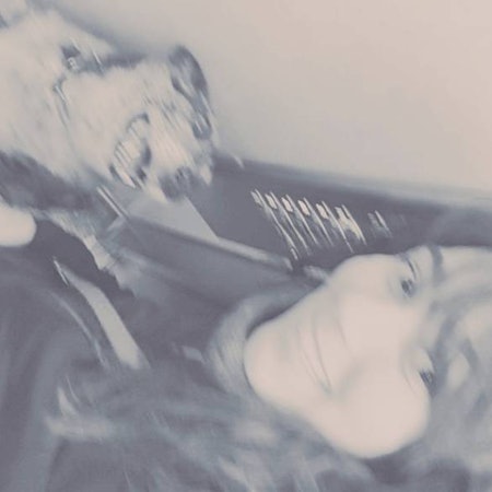 Neus y.